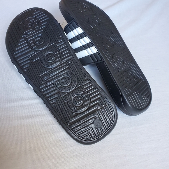 Adidas slide sandal Adissage m7 or w7 - Picture 5 of 5